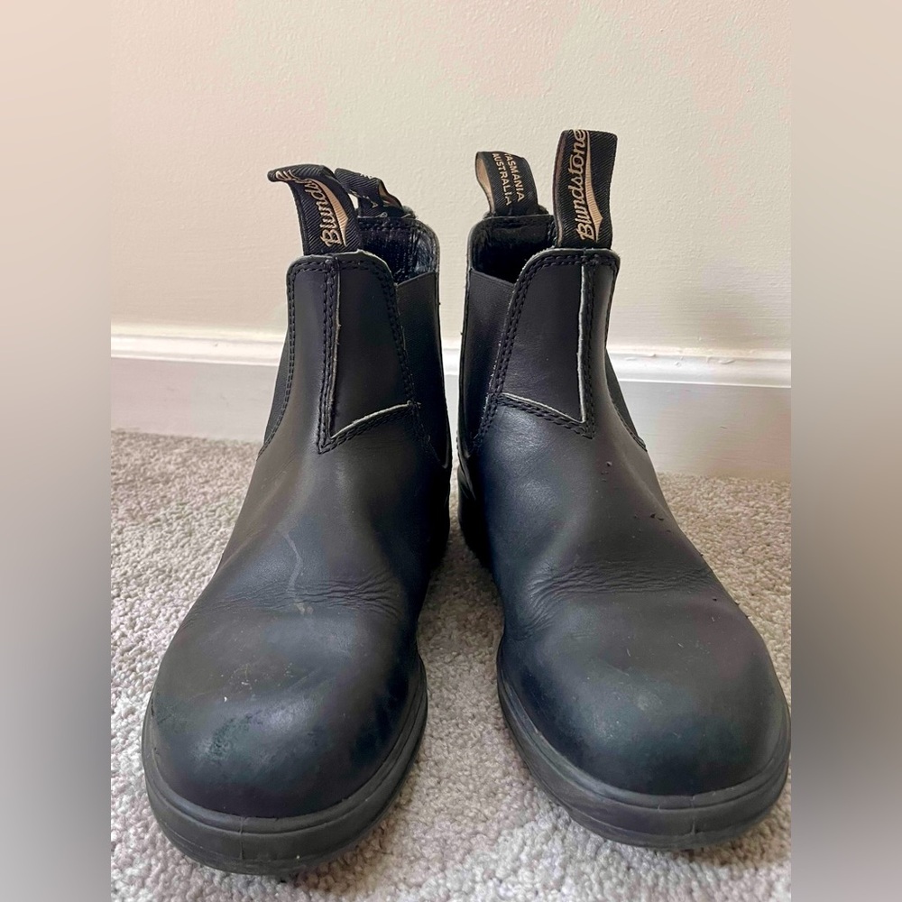 Blundstone Black Chelsea Boots with Elastic Panels